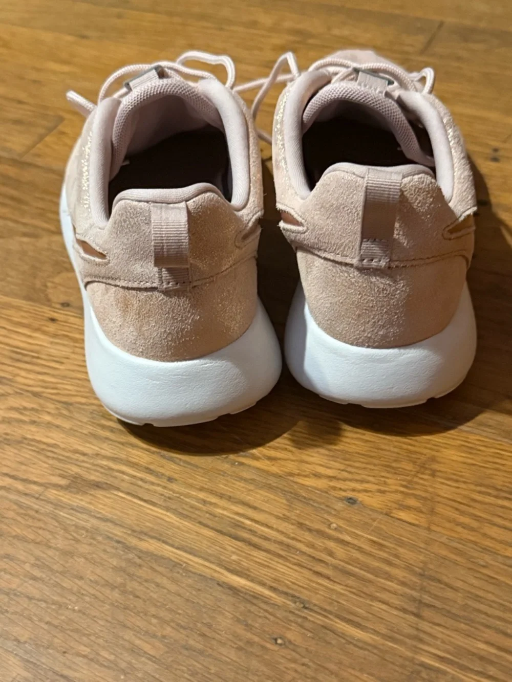 Nike RUN Roche Rose Gold Running Sneakers - Picture 6 of 7